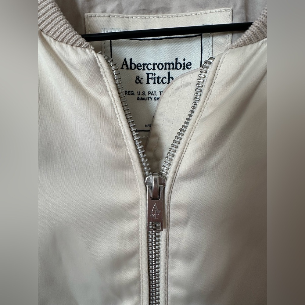 Abercrombie & Fitch Satin Bomber Jacket Sz S - Picture 4 of 8